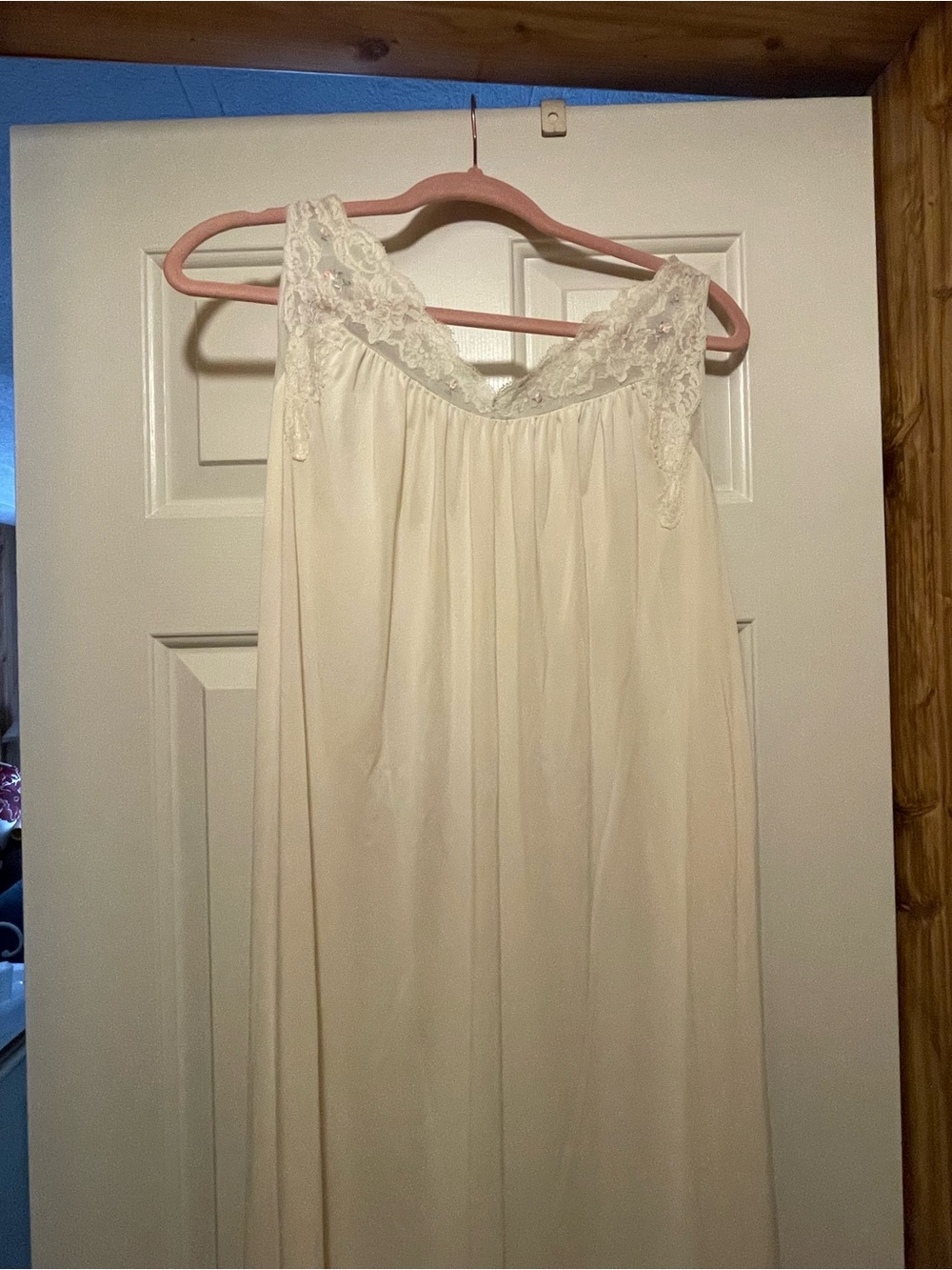 Vintage 70s - 80s Ivory Lace-Trim Nightgown